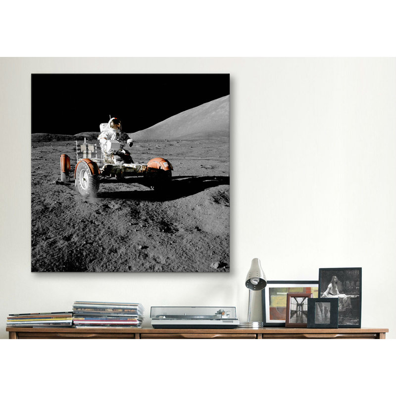 « apollo 17 », reproduction de photo sur toile lunaire 17 (1972), H 26 po x l 26 po x P 1,5 po