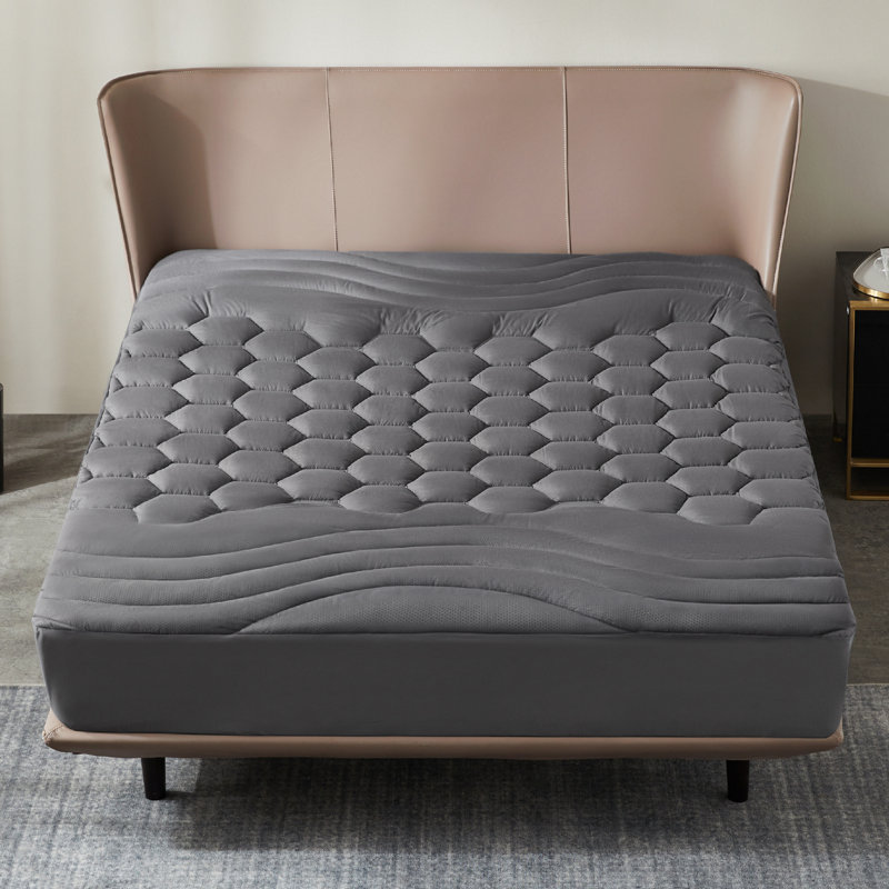 Bedsure Twin/Twin XL Quilted Mattress Pad with Brushed Embossed Cover, White, Breathable Noiseless Bed Topper for Dorm Room
