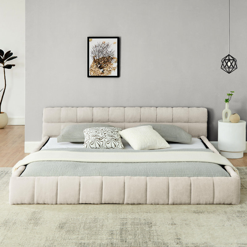 Lit très grand beige avec revêtement en chenille épais et tête de lit, plateforme moderne pour tissu de chambre à coucher de couleur contemporaine