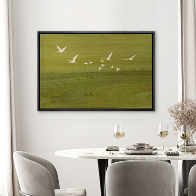 «Abstract Birds Flying Through The Green Field», impression sur toile encadrée