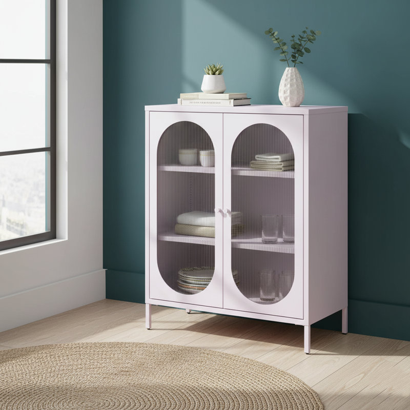 Armoire d'appoint courte à 2 portes, structure en métal avec portes en verre cannelé et tablettes réglables