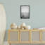  Toile flottante encadrée debout sur un bord de mer par LSR Design Studio-1536062341-1536062342