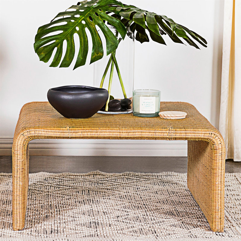 Table basse carrée en rotin tissé