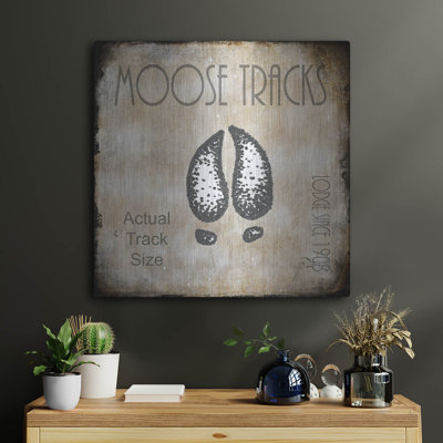 "Moose Lodge 2 - Moose Tracks 2" par Lightbox Journal