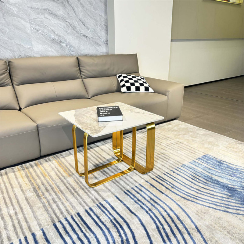 Table de bout rectangulaire avec plateau en pierre frittée et structure en métal durable, parfaite pour les salons modernes