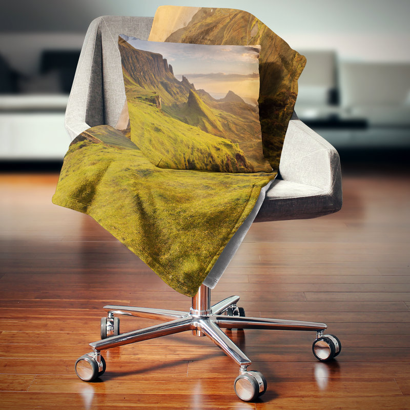 Coussin paysage lever de soleil à Quiraing en Écosse, 18 po x 18 po, Coussin décoratif