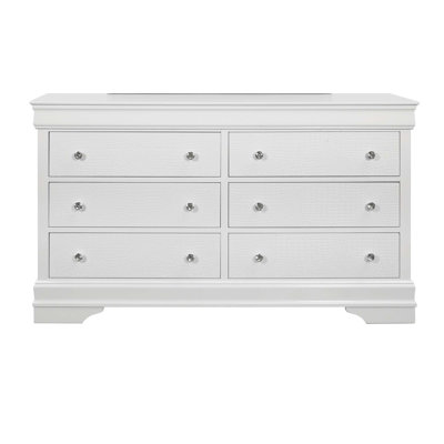Commode élégante en crocodile texturé de style Shaker avec quincaillerie en cristal et tiroirs spacieux, parfait pour les intérieurs modernes.