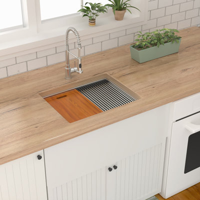 Lavabo pour station de lavage - 24 po x 18 po x 13 po sous le comptoir