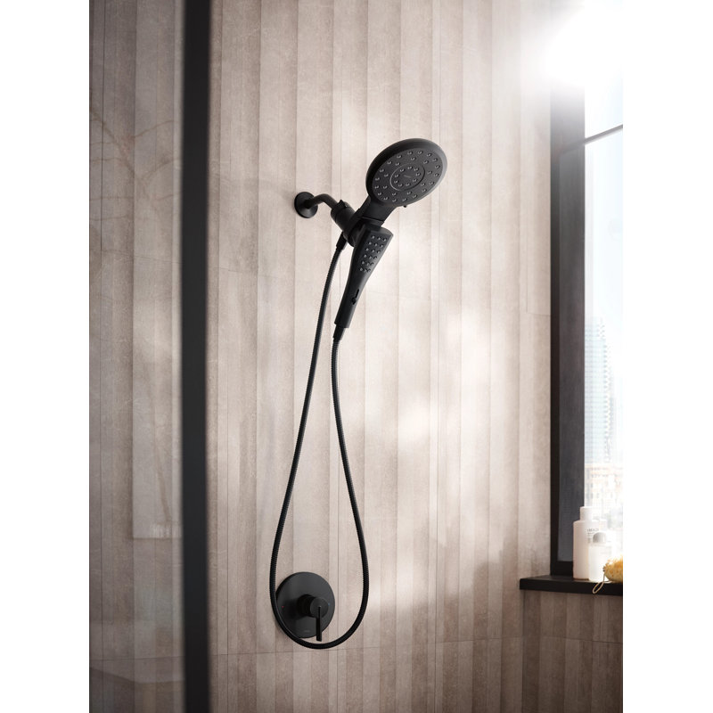 Douchette standard à huit fonctions de 7 po de diamètre avec douche à main Moen Verso, Noir mat, 1.75 GPM