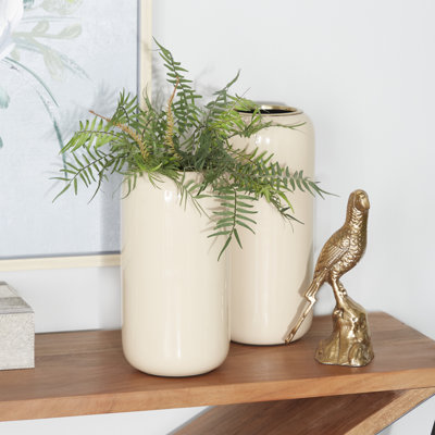 Vase en fer moderne Lusya Cole