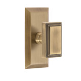 Grandeur Fifth Avenue Short Plate Passage with Carré Door Knob