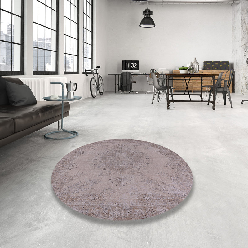 Oriental Indoor Rug, Round 3'