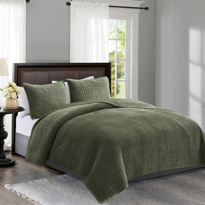 Wonderful Velvet 3-piece reversible quilt set