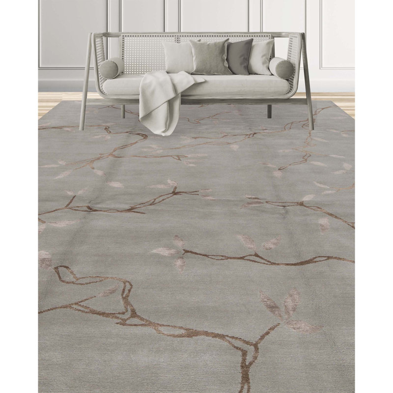 Wool Floral Area Rug in Gray