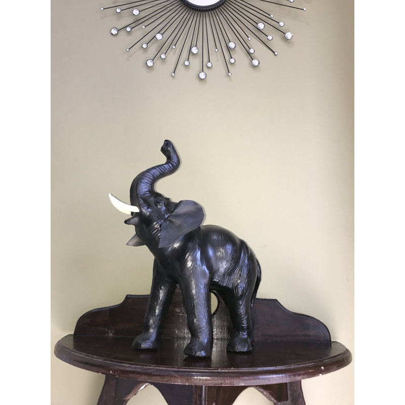 Statue éléphant debout , H 26 po x l 24 po x P 14 po