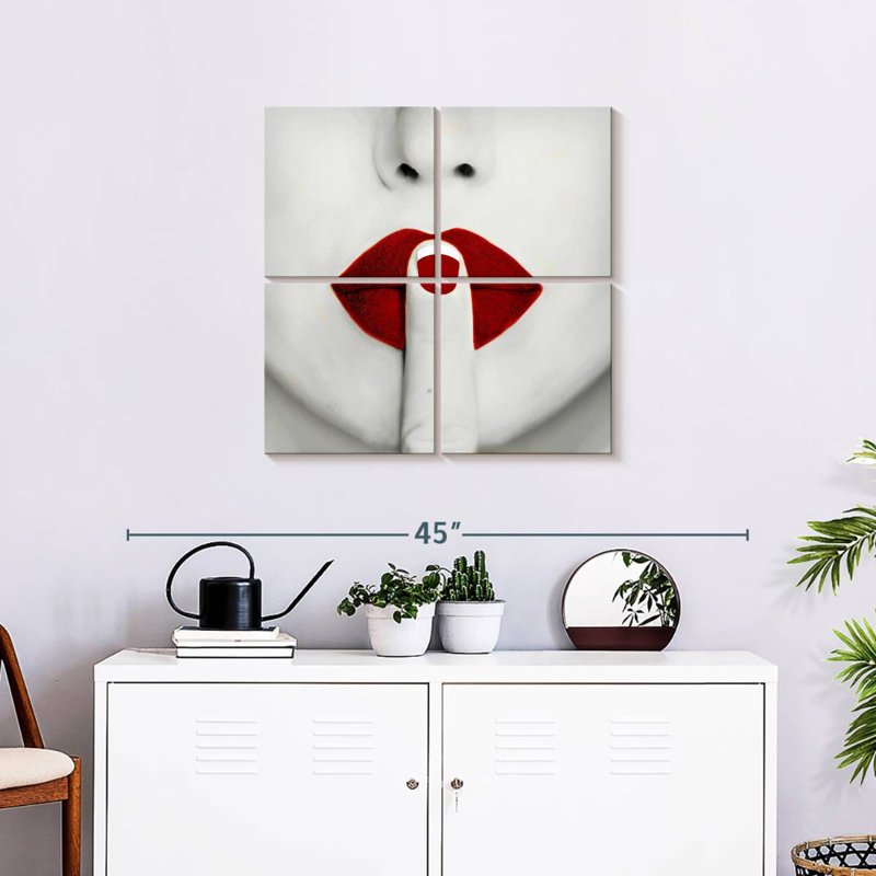 Red Lips Queen, 26" H x 26" W