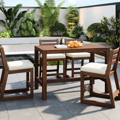 Ensemble de bar extérieur 5 pièces, chaises ergonomiques, table en bois, résistant aux égratignures, fini durable, couleurs inaltérables, utilisable en toutes saisons.