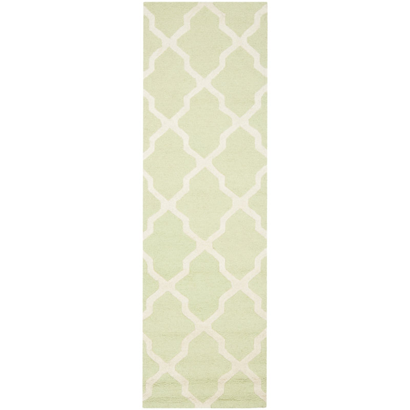Tapis en laine touffeté à la main Cannen, Tapis de couloir 2 pi 6 po x 6 pi, Vert pâle / ivoire