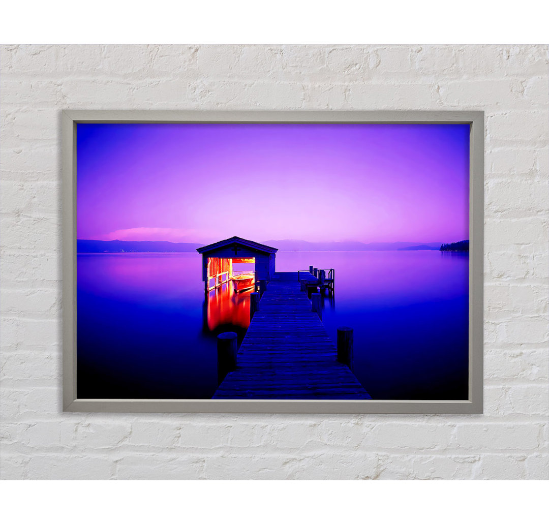 Tranquil Lake Boat House Purple - Einzelbildrahmen Kunstdrucke auf Leinwand