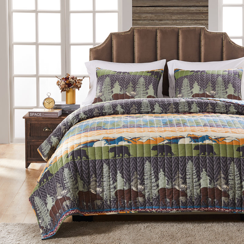 Black Bear Lodge Reversible Twin Microfiber Quilt Set