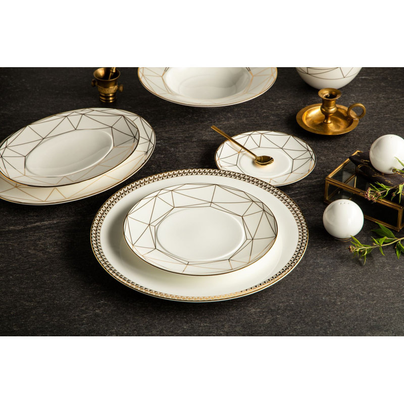 Assiette à pain et beurre en porcelaine taillée 7 po