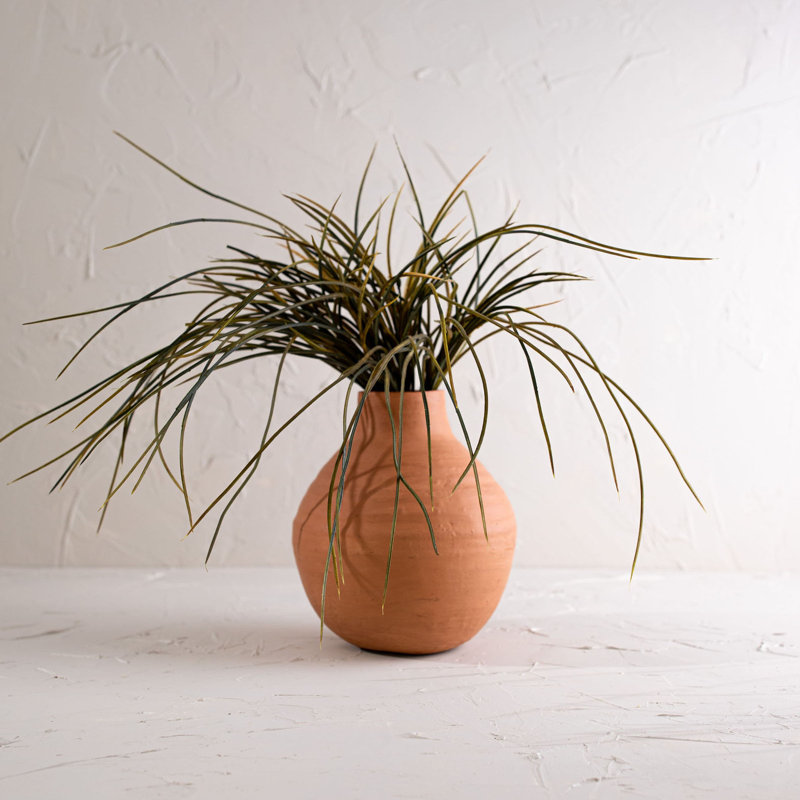 Vase en terre cuite naturelle Orren Ellis