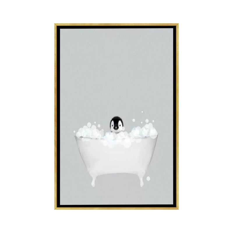 «Penguin Blue Bath» par Leah Straatsma - reproduction d'art, H 60 po x l 40po x P 1,5 po, Toile encadrée d'or, Pas de tapis