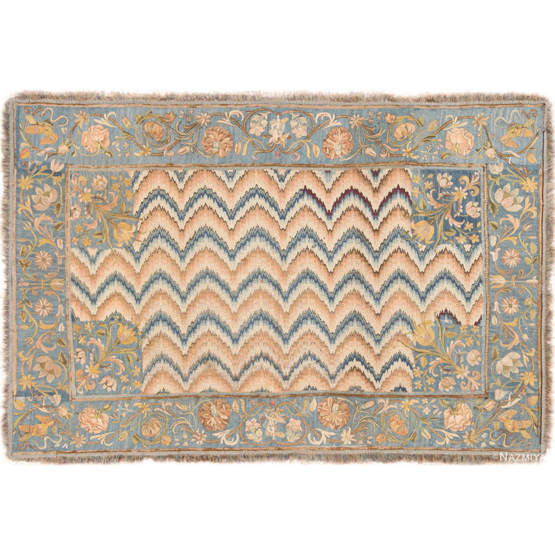 Magnifique tissu de soie italien antique au point de flammes Bargello