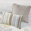 Courtepointe pour lit double / grand lit jaune, brodée avec motif floral, surface en microfibre réversible à douce et lavable à la machine-124253576