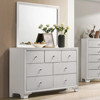 Commode à tiroirs de style contemporain