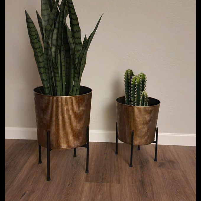 Handmade Metal Pot Planter - Bronze