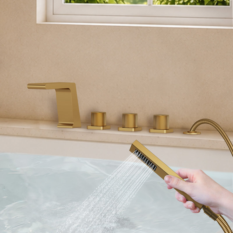 Robinet de baignoire romaine à 3 poignées à fixation sur le comptoir avec bec cascade et douche à main, Or brossé