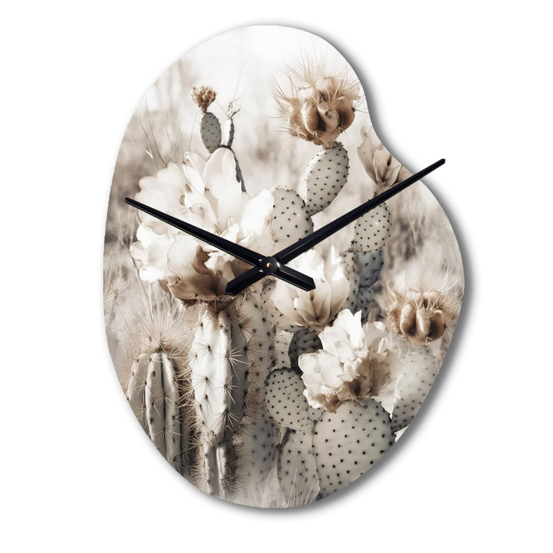 Cactus crème Highfield - Cactus asymétrique en métal, horloge murale crème, Grand