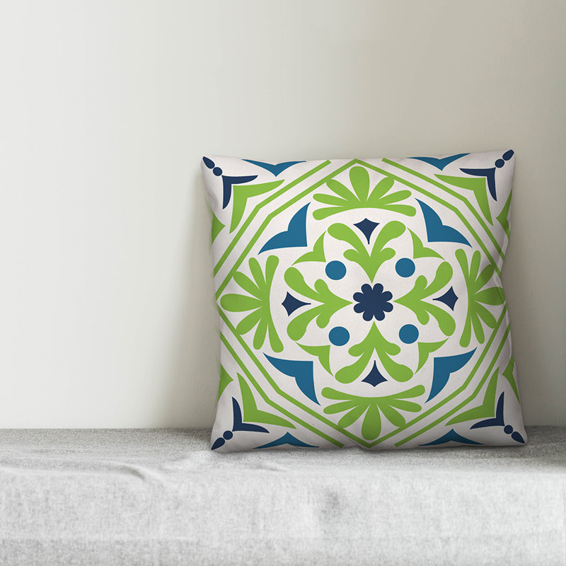  Coussin décoratif intérieur / extérieur Bold Tile, 16 po x 1 po, Pas de bourre, Vert pâle / bleu pâle / blanc cassé