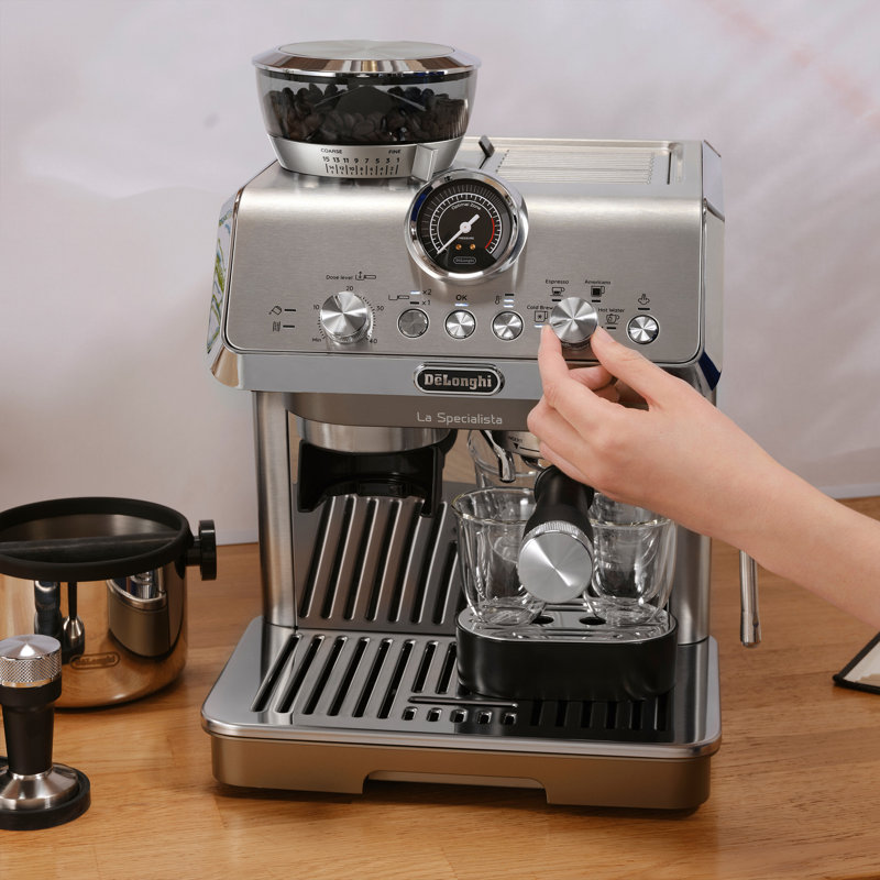 De'Longhi La Specialista Arte Evo 15-Bar Espresso Machine with Cold Brew and Built-In Grinder