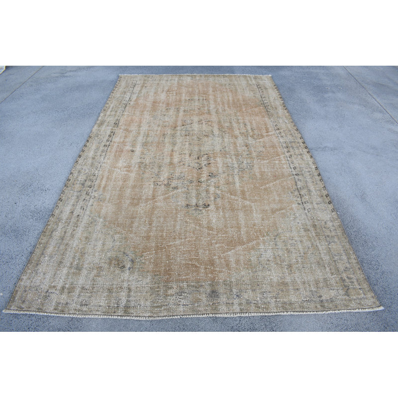 Tapis beige classique en laine patchwork 66,1 x 109,1 pouces