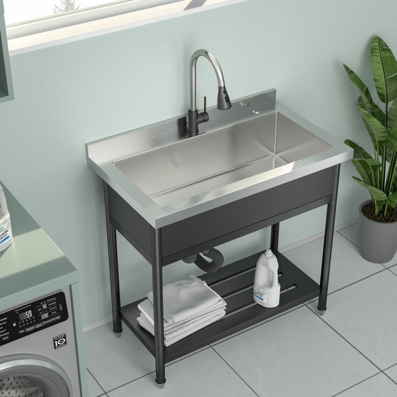 Évier utilitaire autoportant en acier inoxydable de 36 po L x 21 po avec robinet coulissant