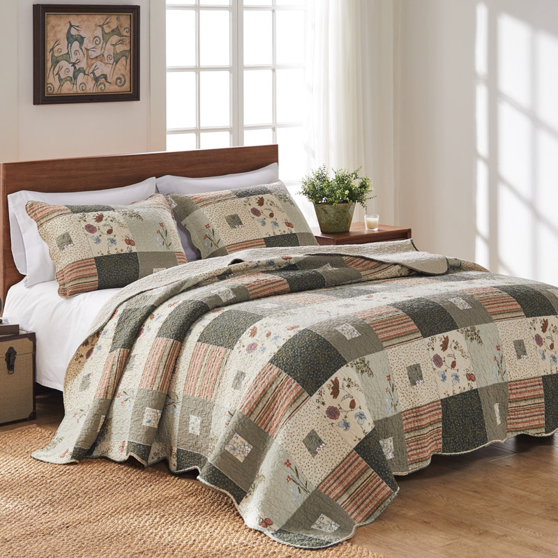 Gray Cotton Twin Reversible Quilt Set with Scallop Embellishment