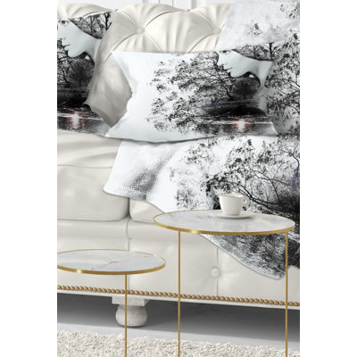 Coussin femme et beauté de la nature