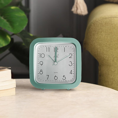 Quartz Movement / Crystal Alarm Tabletop Clock