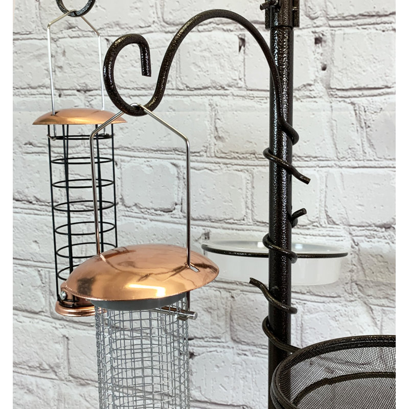 Pinero Steel Feeding Station