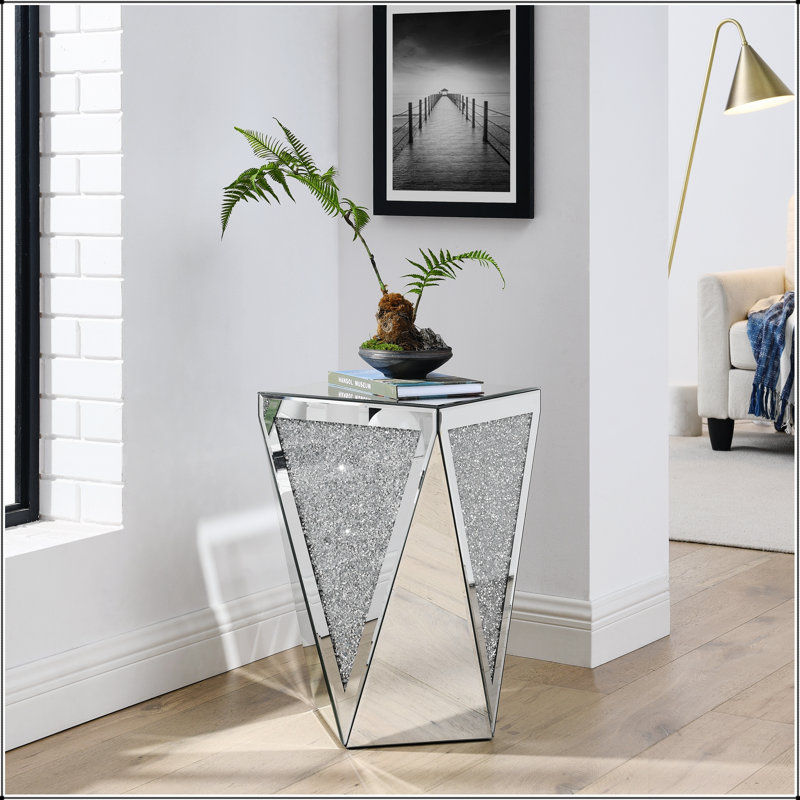 Table basse inversée à miroir triangulaire avec incrustations en cristal de diamant pour les salons et les couloirs élégants
