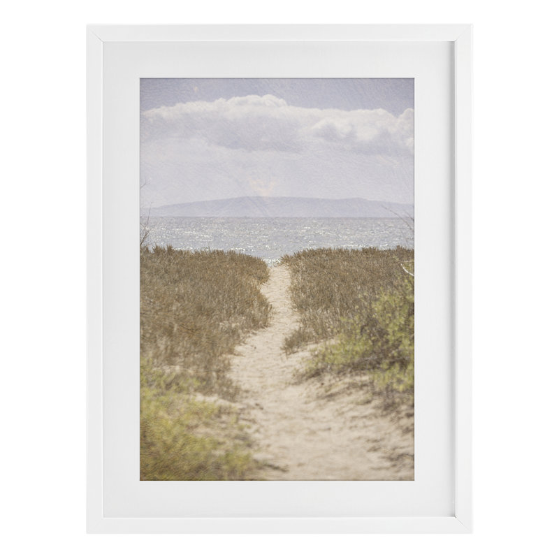 «Path to Misty Ocean», reproduction sous verre encadrée, conception par Aaron Matheson, Cadre blanc côtier, H 20 po x l 14 po