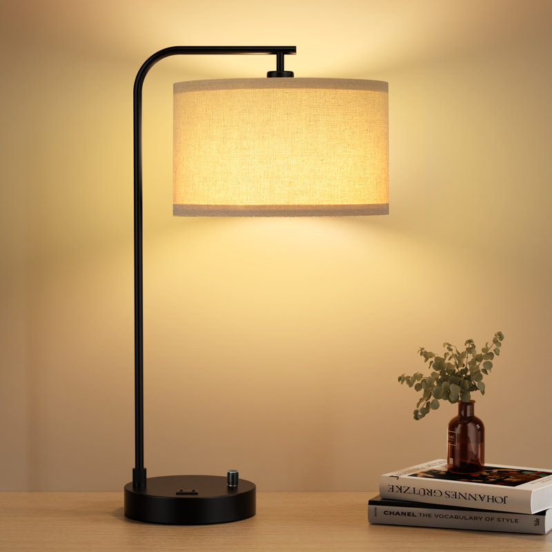 Lampe de table moderne 20,7 po noire avec bouton de gradation, prise de courant et USB A&C