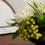 Ornements de fleurs simulées