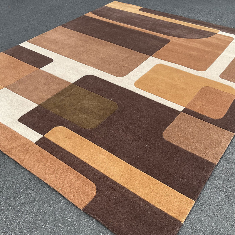 Tapis brun / gris / bleu touffeté à la main
