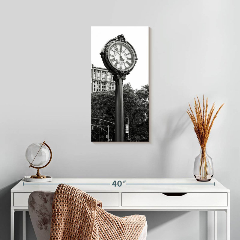 Horloge Fifth Avenue, H 24 po x l 12 po