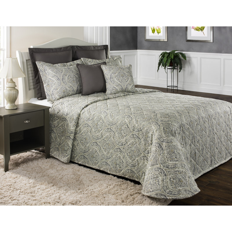 Marsala Traditional Cotton Damask Bedspread, Twin