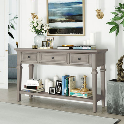 Console de style rétro classique avec trois tiroirs supérieurs