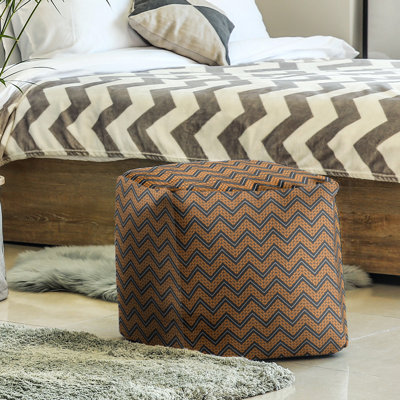 Repose-pieds cubique à motif à chevrons à la main classic